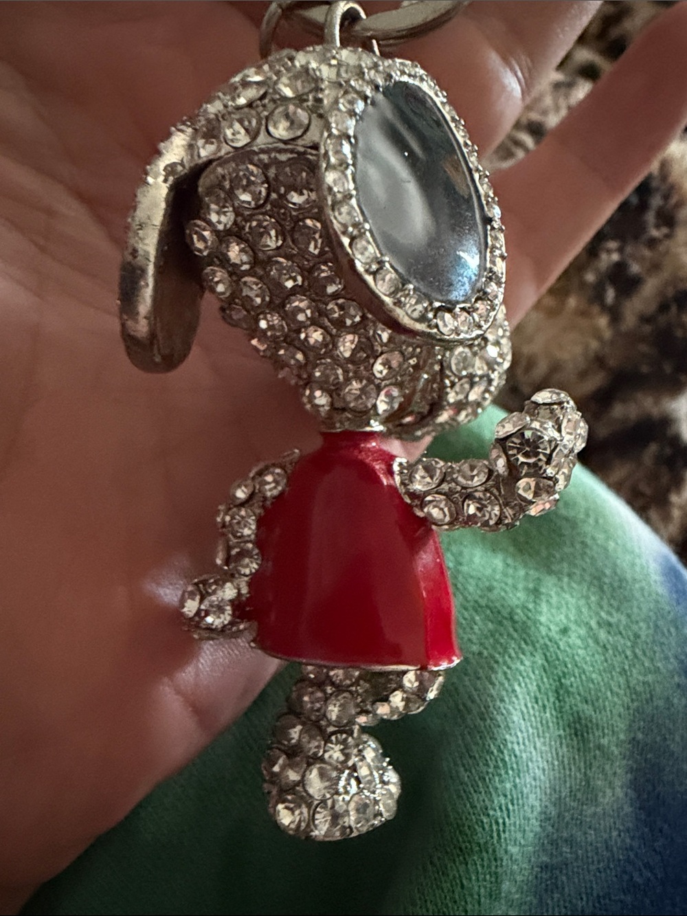 Snoopy Joe Cool Pave Chrystal key chain - Picture 4 of 9